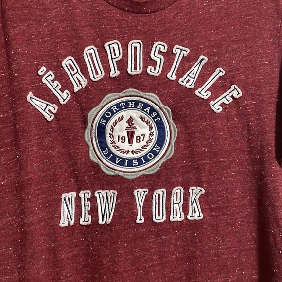 Aeropostale size Large red short sleeve tee shirt with embroidered logo patch - Picture 2 of 9